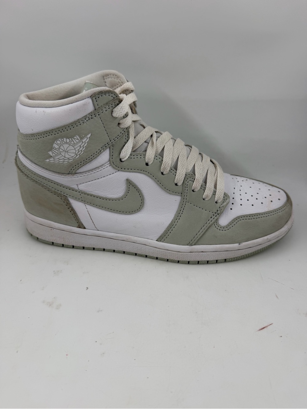 Nike Women’s Jordan 1 Retro High OG -SZ 9.5- Seafoam Green Lace-Up Shoes Sneaker